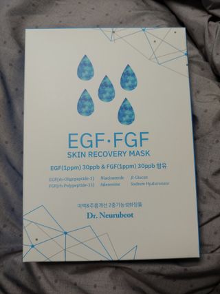 Dr.느루벗 느루벗 EGF FGF 스킨 리커버리 마스크 10장 — 5점을 준 리뷰어가 2021년 4월 올린 사용 사진