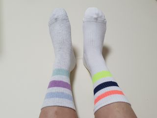 사이즈가 있는 양말 필로이 운동하기 좋은 날!_스포츠 크루 양말 4족 세트_남여 각각 (S,M,L)_컬러 랜덤 발송 — 5점을 준 리뷰어가 2022년 5월 올린 사용 사진