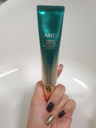 [NEW 탄력유턴 아이크림] AHC 유스 래스팅 리얼 아이크림 포 페이스 — 4점을 준 리뷰어가 2021년 1월 올린 사용 사진