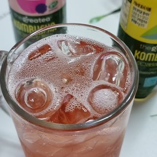 더그레잇티 콤부차 [매일유업] 더그레잇티 44kcal 콤부차 300ml *12개입 (오리지널 6개+베리리치 6개) — 5점을 준 리뷰어가 2023년 7월 올린 사용 사진