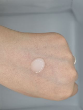리더스코스메틱 리더스 카밍 바이오틱스 에센스 워터 — 5점을 준 리뷰어가 2022년 5월 올린 사용 사진