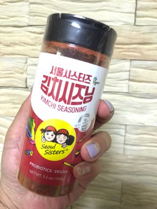 [서울시스터즈] 김치시즈닝 국내 최초 뿌려먹는 김치파우더 100g 1개+ 신제품 김치스낵 90g 2개 — 5점을 준 리뷰어가 2021년 8월 올린 사용 사진