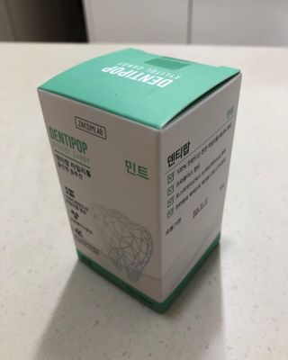작심연구소 구취제거+충치예방+치아화이트닝 마법의 캔디 덴티팝3종(맛 랜덤 발송) — 4.5점을 준 리뷰어가 2022년 5월 올린 사용 사진