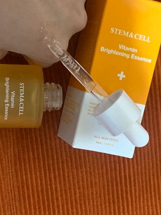 체르엠 스템앤셀 비타민 브라이트닝 에센스 30ml 1개 — 5점을 준 리뷰어가 2021년 11월 올린 사용 사진