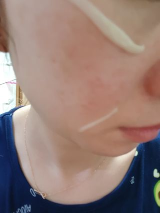 [NEW 탄력유턴 아이크림] AHC 유스 래스팅 리얼 아이크림 포 페이스 — 5점을 준 리뷰어가 2021년 3월 올린 사용 사진
