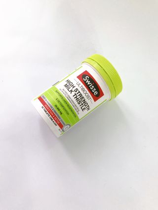 Swisse 스위스 고함량 밀크씨슬 35,000mg 60정 — 4점을 준 리뷰어가 2021년 11월 올린 사용 사진