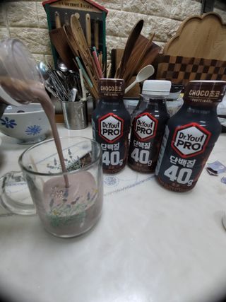 닥터유 프로 단백질 드링크 40g 초코 닥터유 프로 단백질드링크 40g 초코 — 5점을 준 리뷰어가 2024년 9월 올린 사용 사진