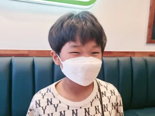 케이파이 나날마스크 [케이파이 나날] KF94 마스크 50매입 (개별포장) ,  여름에도 좋은 숨쉬기 편한 순수 국산 마스크 — 5점을 준 리뷰어가 2022년 7월 올린 사용 사진