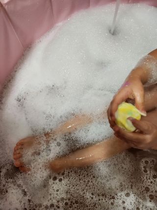 소담스퀘어 상암 Evreryday Bath Bomb Day7(에브리데이 배쓰밤 데이7) / 7종 중 2종 랜덤발송 — 5점을 준 리뷰어가 2022년 11월 올린 사용 사진