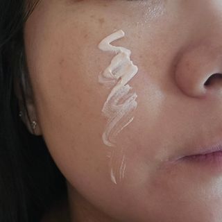 UVX 퀀텀 비너스 맑은 톤업 선세럼 — 5점을 준 리뷰어가 2024년 2월 올린 사용 사진