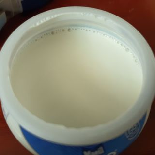 매일바이오 그릭요거트 오리지널 플레인 4개, 로스터리 커피믹스 4개 — 4점을 준 리뷰어가 2021년 12월 올린 사용 사진