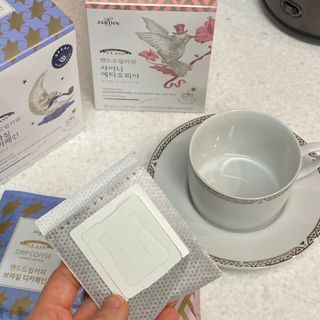 (주)쟈뎅 쟈뎅 클래스 핸드 드립 커피 10P 2종_디카페인 1종+랜덤 플레이버 1종 — 5점을 준 리뷰어가 2021년 4월 올린 사용 사진