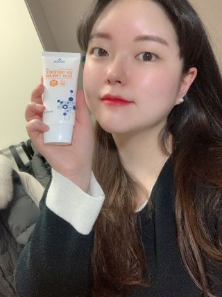 [트리티스] UV 디펜스 선크림 PA+++ / SPF50+  60ml — 5점을 준 리뷰어가 2021년 2월 올린 사용 사진