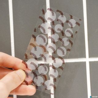 에버렐 아크네 클리어 패치 오리지널(40매) + XL(8매) 1세트, 각 1개씩 — 5점을 준 리뷰어가 2022년 5월 올린 사용 사진