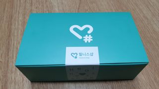 힐니스북 [힐마이넥]   거북목 통증완화를 위한 휴대용 목 안마기 — 5점을 준 리뷰어가 2022년 12월 올린 사용 사진