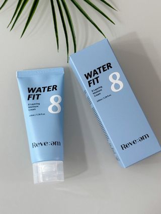나우 [리브엠]피부 속부터 겹겹이, 촘촘하게! 워터핏8중 수분착붙 크림 — 5점을 준 리뷰어가 2025년 5월 올린 사용 사진