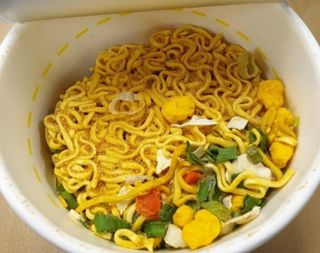 NISSIN 닛신 컵누들  4종 - 씨푸드오리지날, 씨푸드 스파이시, 씨푸드 커리, 씨푸드 XO소스 — 5점을 준 리뷰어가 2022년 11월 올린 사용 사진