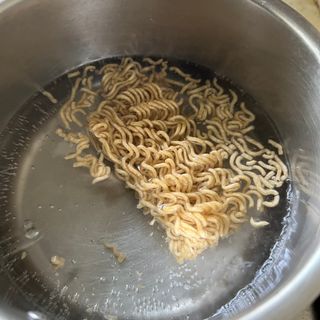 안심댕면 강아지라면 5봉지+쓰담쓰담 종합영양제 2스틱 샘플 증정 — 5점을 준 리뷰어가 2022년 8월 올린 사용 사진