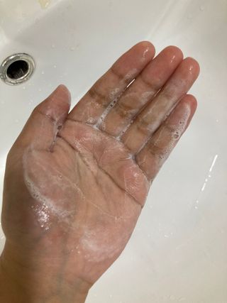 타미모아 토탄수 플러스 탈모증상완화 기능성 샴푸 — 5점을 준 리뷰어가 2021년 6월 올린 사용 사진