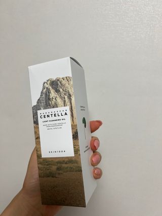 스킨1004 [SKIN1004] 마다가스카르 센텔라 라이트 클렌징 오일 200ml — 5점을 준 리뷰어가 2024년 7월 올린 사용 사진