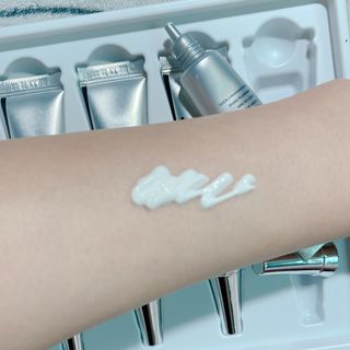 아이디플라코스메틱 아이디 브이로직 플러스 크림 15ml X 4EA — 4.5점을 준 리뷰어가 2022년 1월 올린 사용 사진