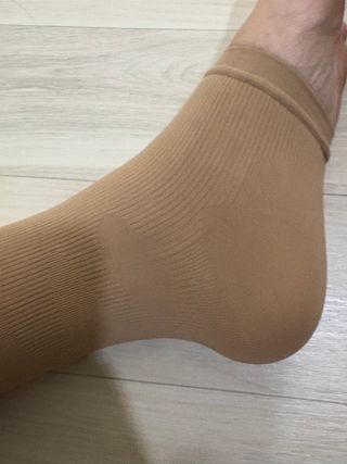 휴핏플 [네이버 구매] 허벅지형 의료용 압박스타킹 압박밴드 — 4.5점을 준 리뷰어가 2025년 1월 올린 사용 사진