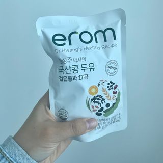 이롬 황성주 박사의 국산콩 두유 검은콩과 17곡 프리미엄 — 5점을 준 리뷰어가 2021년 5월 올린 사용 사진