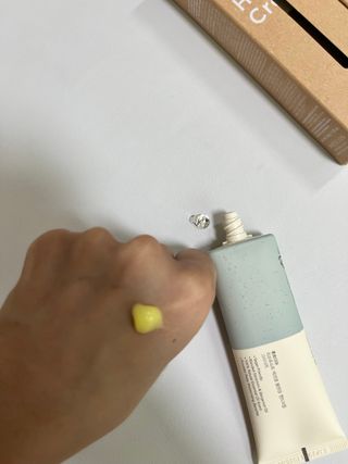 [후르디아] 끈적임 없는 착한성분 비건  핸드크림 3종 — 5점을 준 리뷰어가 2022년 10월 올린 사용 사진