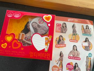 광동생활건강 [제니에디션] 비타500데일리스틱 gift set 60포+제니굿즈 3종+쇼핑백 — 5점을 준 리뷰어가 2021년 11월 올린 사용 사진