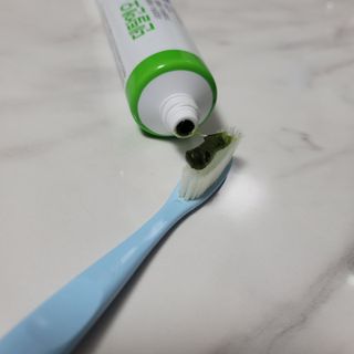 프리마인 유해균 뿐만 아니라 유익균까지 씻어내는 치약은 그만, 건강한 구강환경을 만드는 덴탈엔오 — 5점을 준 리뷰어가 2022년 1월 올린 사용 사진