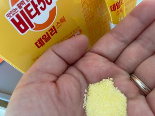 광동제약 [광동] 비타500데일리스틱 70포X2개 + 뚱랑이엽서 + 쇼핑백 증정 — 4점을 준 리뷰어가 2022년 11월 올린 사용 사진