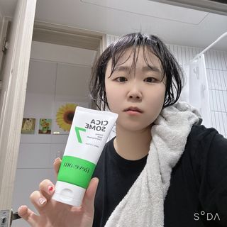 나우 [리브엠] 화해 1등 각질 클렌저! 시카좀 카밍 딥 클렌징 폼 — 4점을 준 리뷰어가 2024년 12월 올린 사용 사진
