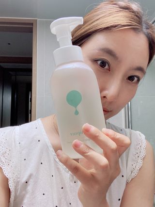아미퓨어 [라이브] 피부장벽 강화를 위한 머랭 버블 클렌저 천연계면활성제로 온가족 사용가능 — 5점을 준 리뷰어가 2021년 7월 올린 사용 사진