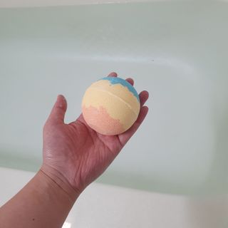 소담스퀘어 상암 Evreryday Bath Bomb Day7(에브리데이 배쓰밤 데이7) / 7종 중 2종 랜덤발송 — 5점을 준 리뷰어가 2022년 11월 올린 사용 사진