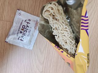 안심댕면 강아지라면 5봉지+쓰담쓰담 종합영양제 2스틱 샘플 증정 — 4점을 준 리뷰어가 2022년 8월 올린 사용 사진