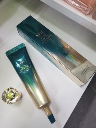 [NEW 탄력유턴 아이크림] AHC 유스 래스팅 리얼 아이크림 포 페이스 — 5점을 준 리뷰어가 2021년 3월 올린 사용 사진