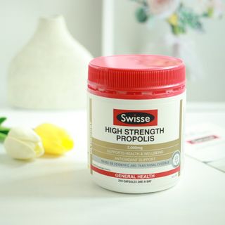Swisse 스위스 고함량 프로폴리스 2,000mg 210정 — 5점을 준 리뷰어가 2021년 5월 올린 사용 사진