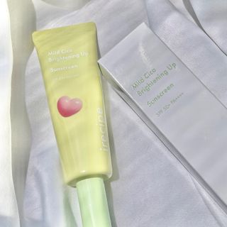 아이레시피 마일드시카 브라이트닝 업 선스크린 SPF50+ PA++++ — 4점을 준 리뷰어가 2023년 6월 올린 사용 사진