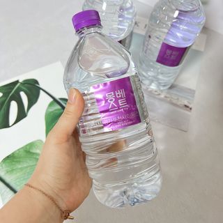 몽베스트 MONTBEST 1L 12입 — 4점을 준 리뷰어가 2022년 4월 올린 사용 사진