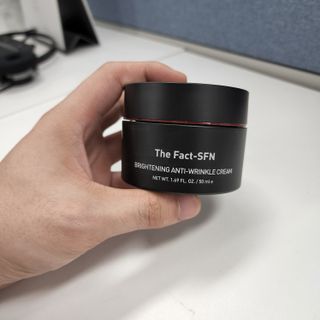 The Fact 더팩트 에스에프엔 브라이트닝 안티 링클 크림 50ml — 5점을 준 리뷰어가 2022년 5월 올린 사용 사진