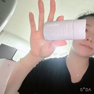 아이레시피 마일드 히알루로닉 모이스트 업 선스크린 SPF50+ PA++++ — 4점을 준 리뷰어가 2023년 5월 올린 사용 사진