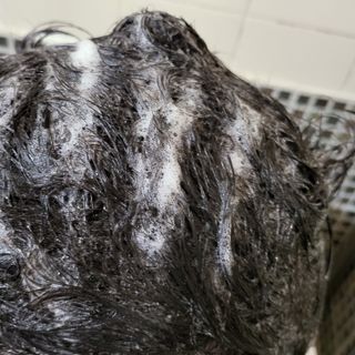 프리마인 더이상 뻣뻣하고 효과없는 탈모샴푸는 NO. 근본부터 케어하는 셀베이스 그린티샴푸(500ml) — 5점을 준 리뷰어가 2023년 3월 올린 사용 사진