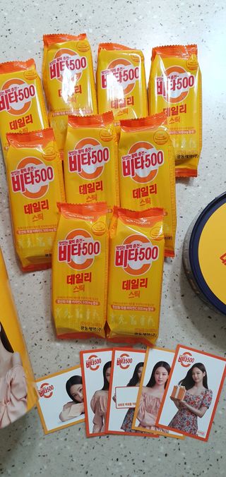 광동생활건강 [광동] 제니비타민C 비타500데일리스틱 180포+제니등신대+제니스티커 — 5점을 준 리뷰어가 2021년 12월 올린 사용 사진