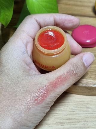 [후르디아] 올리브영 꿀과즙 립밤 2종 (블루베리/석류) — 5점을 준 리뷰어가 2022년 10월 올린 사용 사진