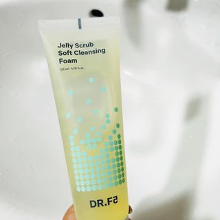 닥터에프파이브 젤리스크럽 소프트 클렌징폼 120ml — 5점을 준 리뷰어가 2022년 5월 올린 사용 사진
