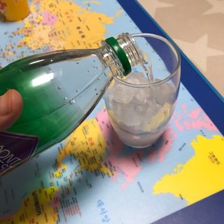 몽베스트 Montbest with Sparkling water Plain 20병 — 5점을 준 리뷰어가 2021년 11월 올린 사용 사진
