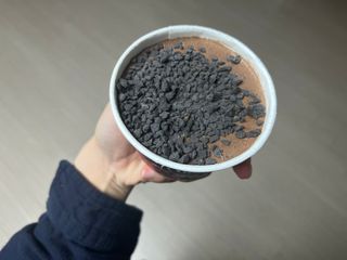 롯데제과 본젤라또 비스킷&바닐라카라멜바, 본젤라또 베리쇼콜라컵 — 5점을 준 리뷰어가 2021년 12월 올린 사용 사진