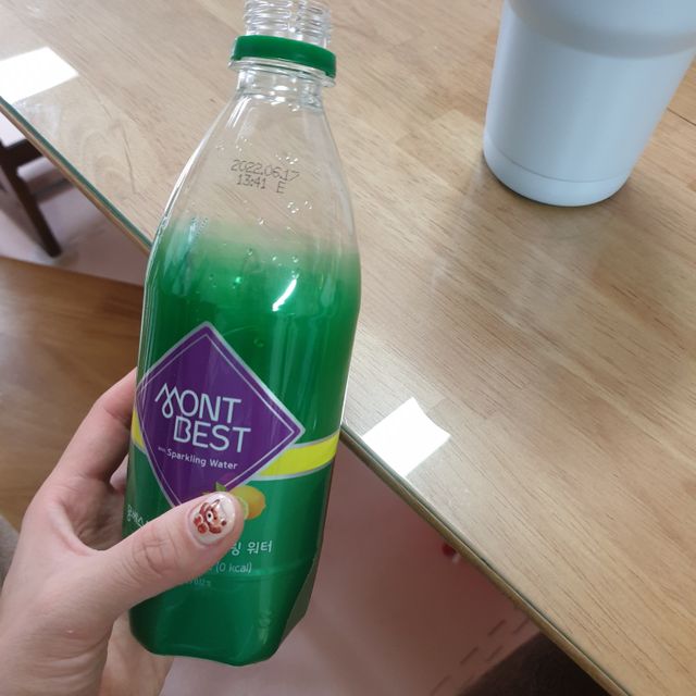 Montbest with Sparkling water Lemon OR Lime 20병(랜덤) 리뷰 사진