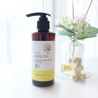 라라로즈데이 시즌2 여성청결제 200ml 아로마 페미민 클렌저, 독일더마인증 — 4점을 준 리뷰어가 2021년 8월 올린 사용 사진