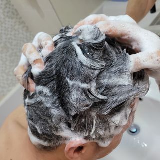 타미모아 토탄수 플러스 탈모증상완화 기능성 샴푸 — 5점을 준 리뷰어가 2021년 6월 올린 사용 사진